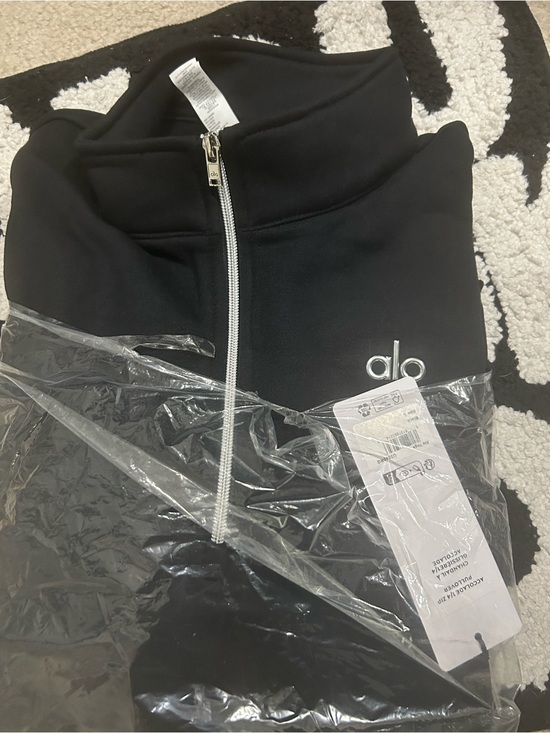ALO Yoga Tops - ALO Yoga Half-Zip Pullover - Black